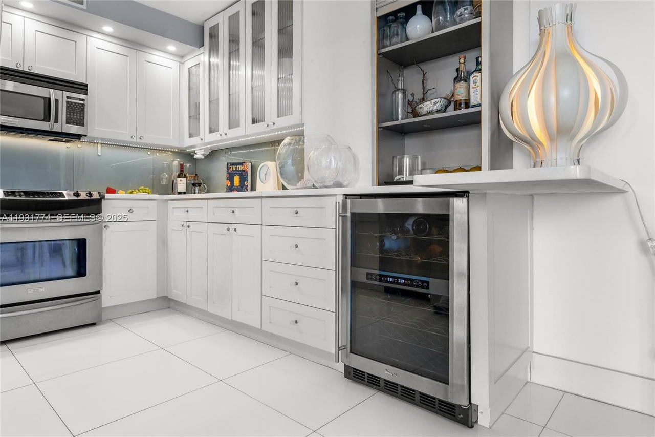 Real estate property located at 6900 Bay Dr #5K, Miami-dade, Stanton House Condo, Miami Beach, FL
