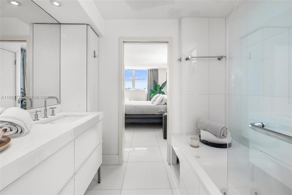 Real estate property located at 6900 Bay Dr #5K, Miami-dade, Stanton House Condo, Miami Beach, FL