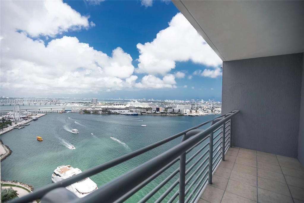 Real estate property located at 335 Biscayne Blvd #2710, Miami-dade, One Miami East Condo, Miami, FL