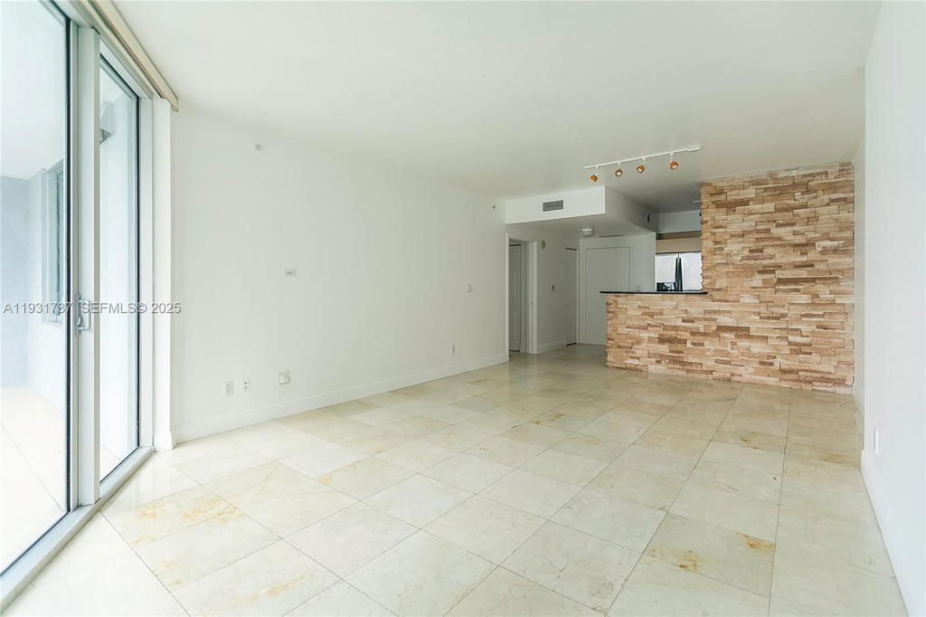 Real estate property located at 335 Biscayne Blvd #2710, Miami-dade, One Miami East Condo, Miami, FL
