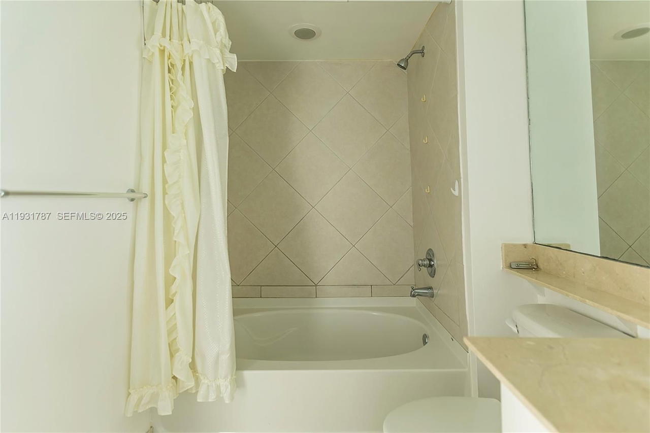Real estate property located at 335 Biscayne Blvd #2710, Miami-dade, One Miami East Condo, Miami, FL