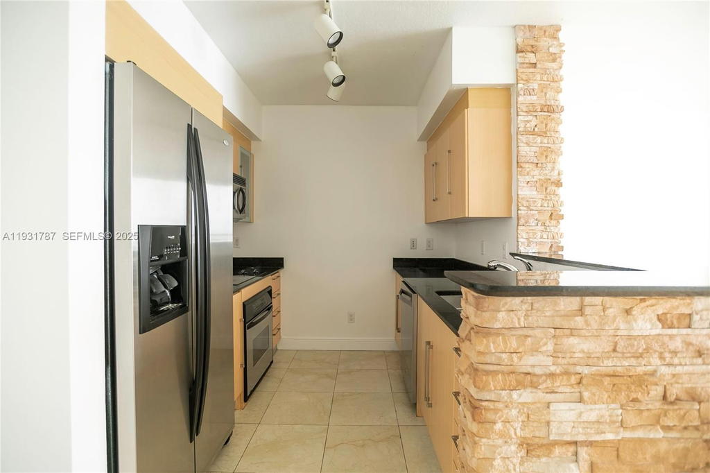 Real estate property located at 335 Biscayne Blvd #2710, Miami-dade, One Miami East Condo, Miami, FL