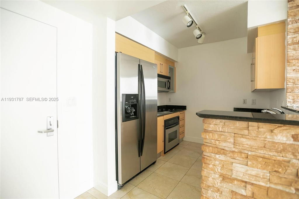 Real estate property located at 335 Biscayne Blvd #2710, Miami-dade, One Miami East Condo, Miami, FL