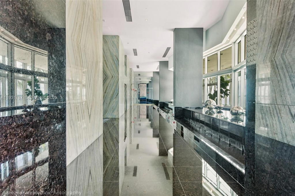 Real estate property located at 335 Biscayne Blvd #2710, Miami-dade, One Miami East Condo, Miami, FL