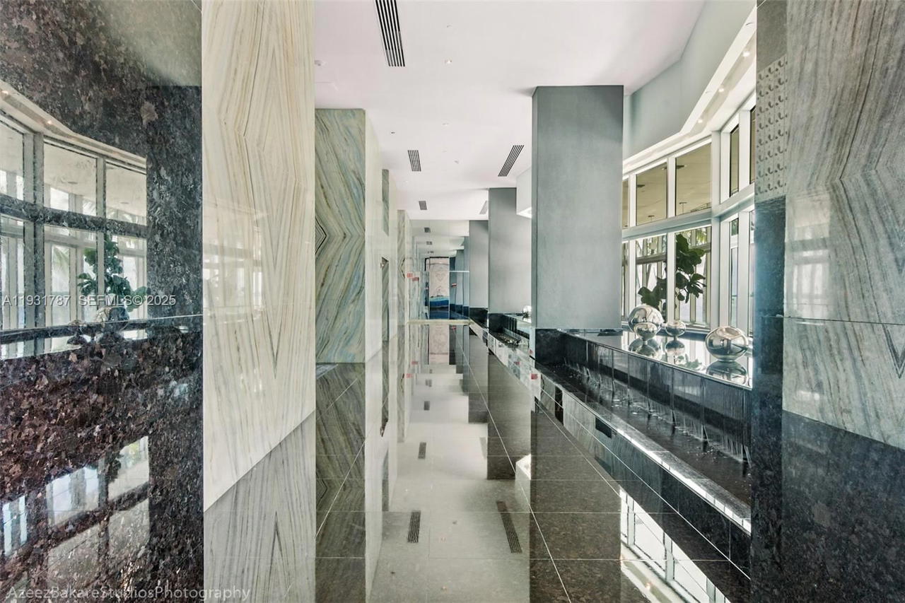 Real estate property located at 335 Biscayne Blvd #2710, Miami-dade, One Miami East Condo, Miami, FL