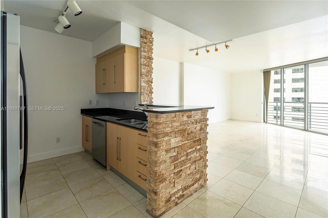 Real estate property located at 335 Biscayne Blvd #2710, Miami-dade, One Miami East Condo, Miami, FL
