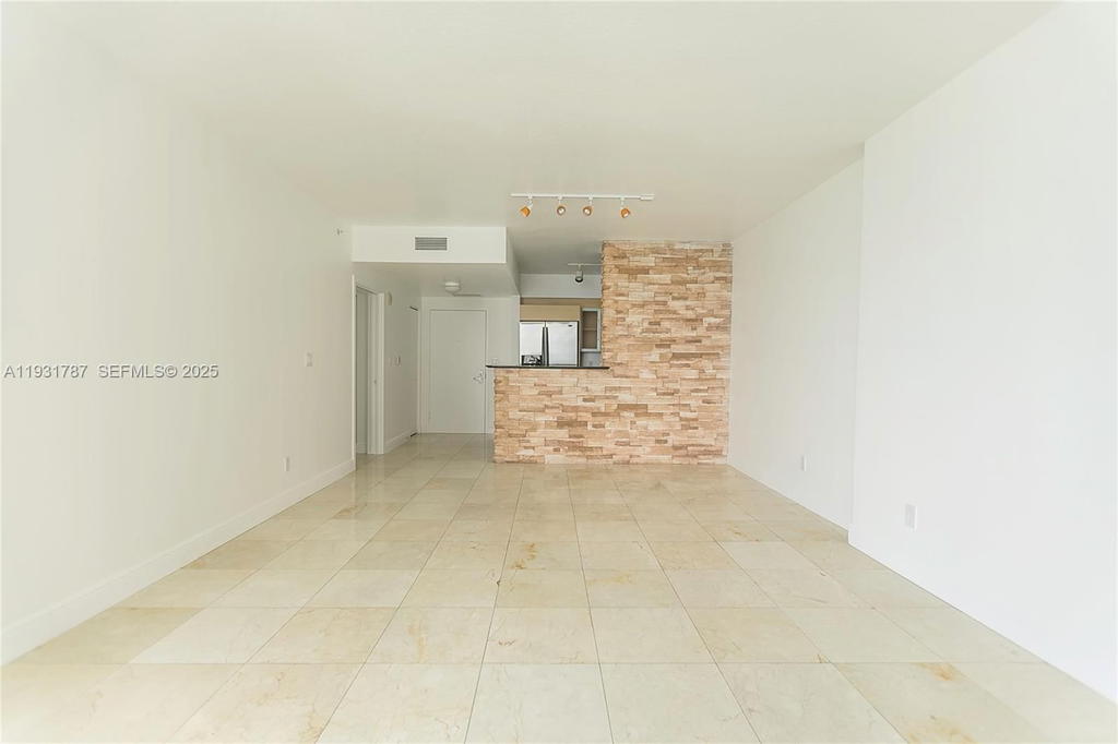 Real estate property located at 335 Biscayne Blvd #2710, Miami-dade, One Miami East Condo, Miami, FL
