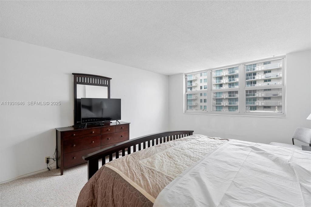 Real estate property located at 9511 Collins Ave #606, Miami-dade, 9500 Oceans Condo, Surfside, FL