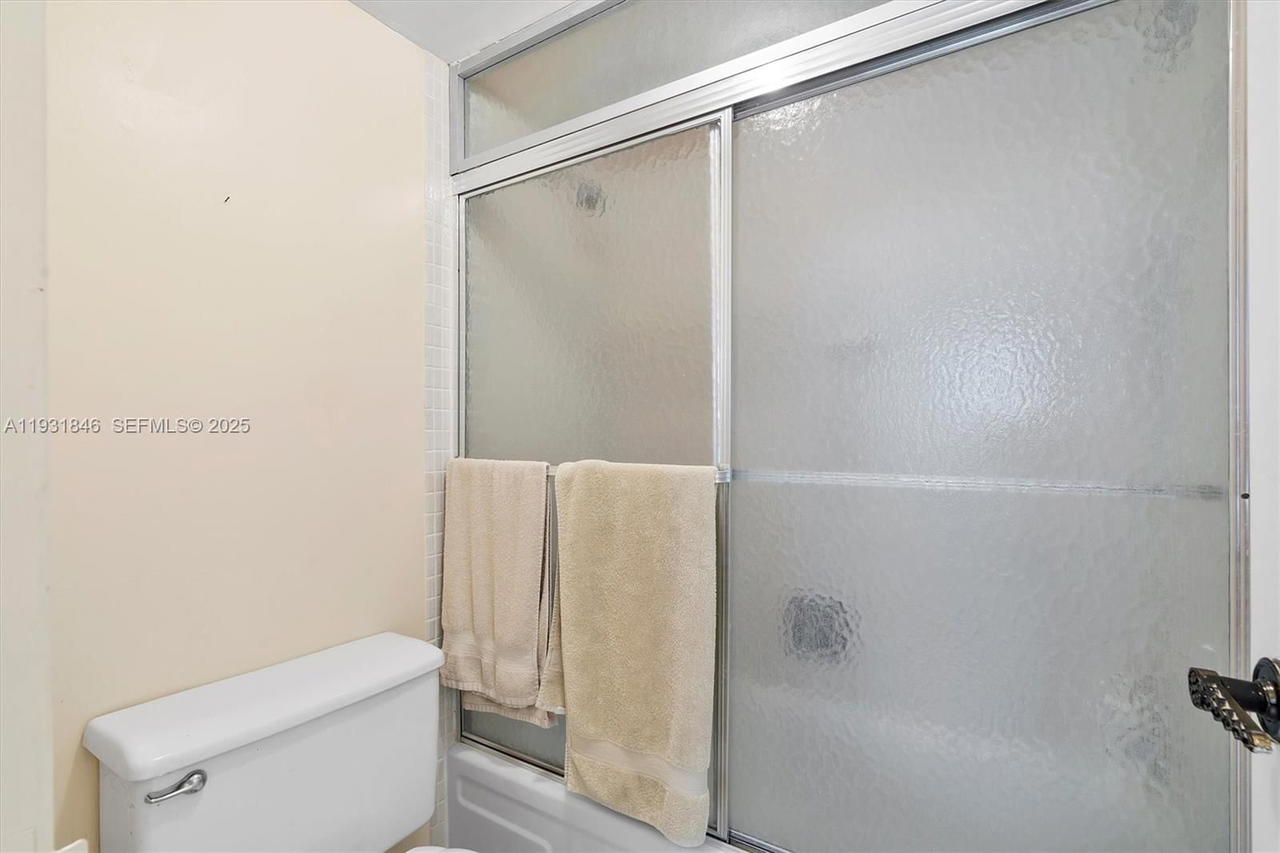 Real estate property located at 9511 Collins Ave #606, Miami-dade, 9500 Oceans Condo, Surfside, FL