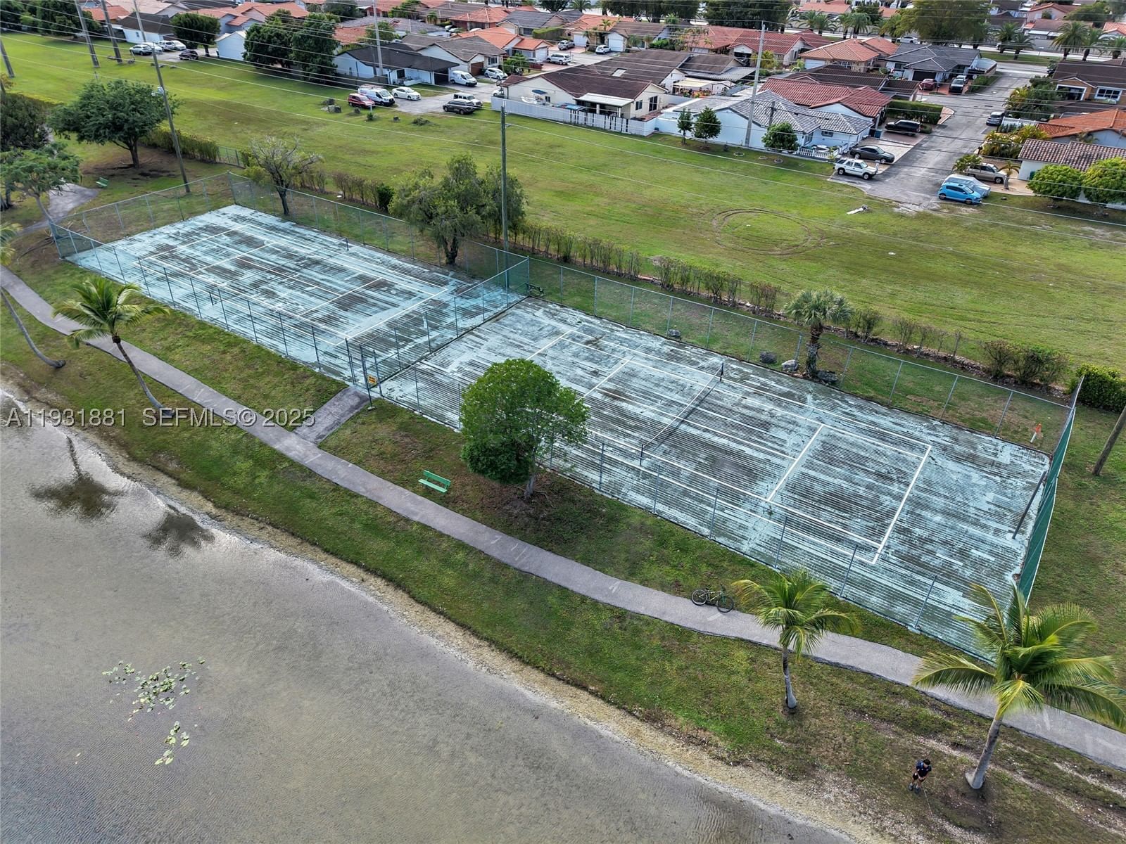 Real estate property located at 1330 135th Ct, Miami-dade, Tamiami Lakes Townhomes S, Miami, FL