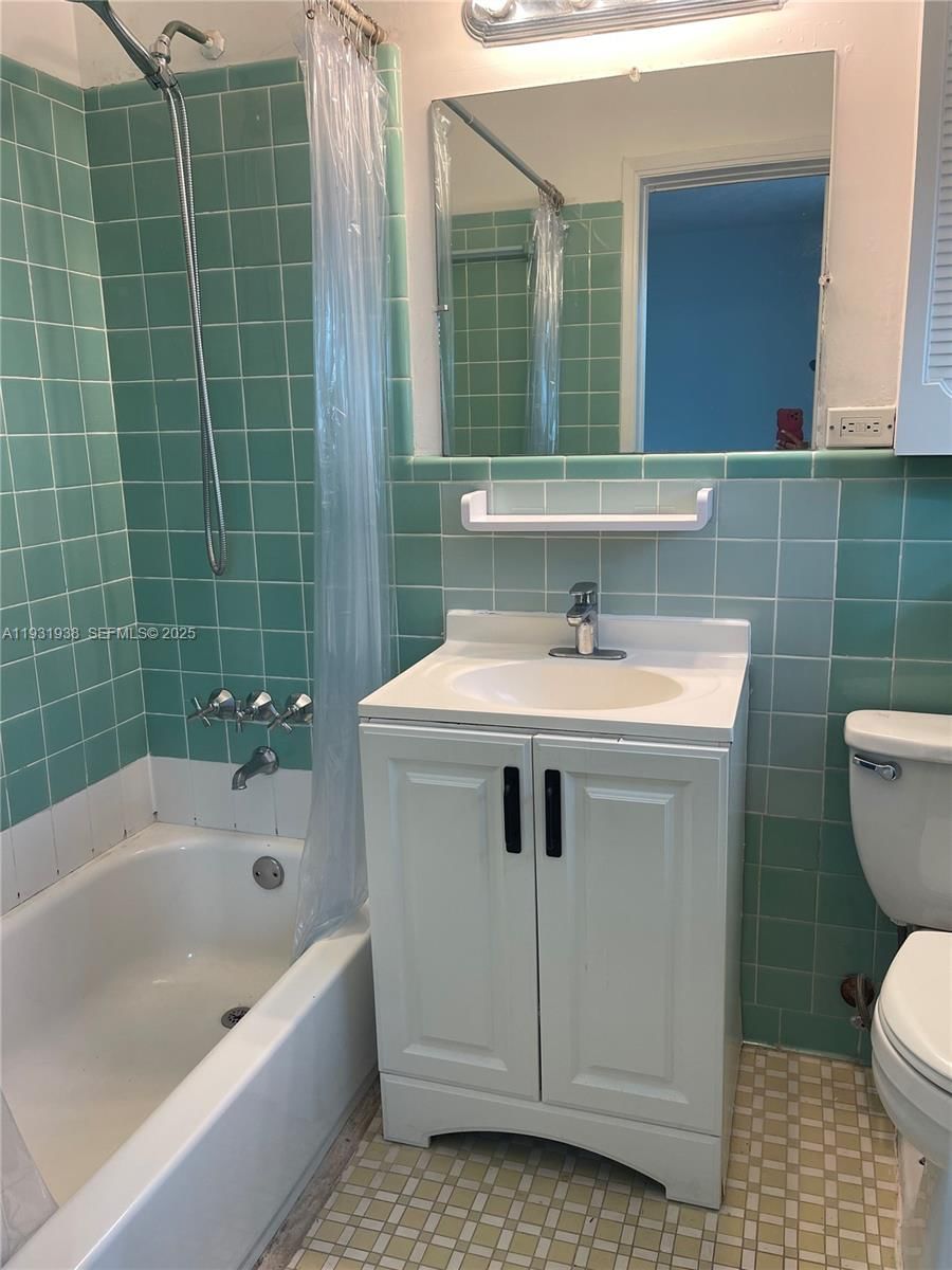 Real estate property located at 10178 Collins Ave #202, Miami-dade, Brownstone Co-op Apts Inc, Bal Harbour, FL