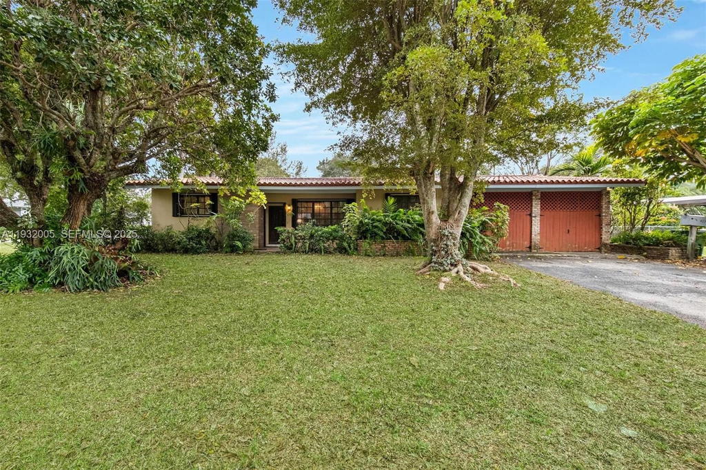 Real estate property located at 8230 117th Ter, Miami-dade, Kendalwood Estates, Miami, FL