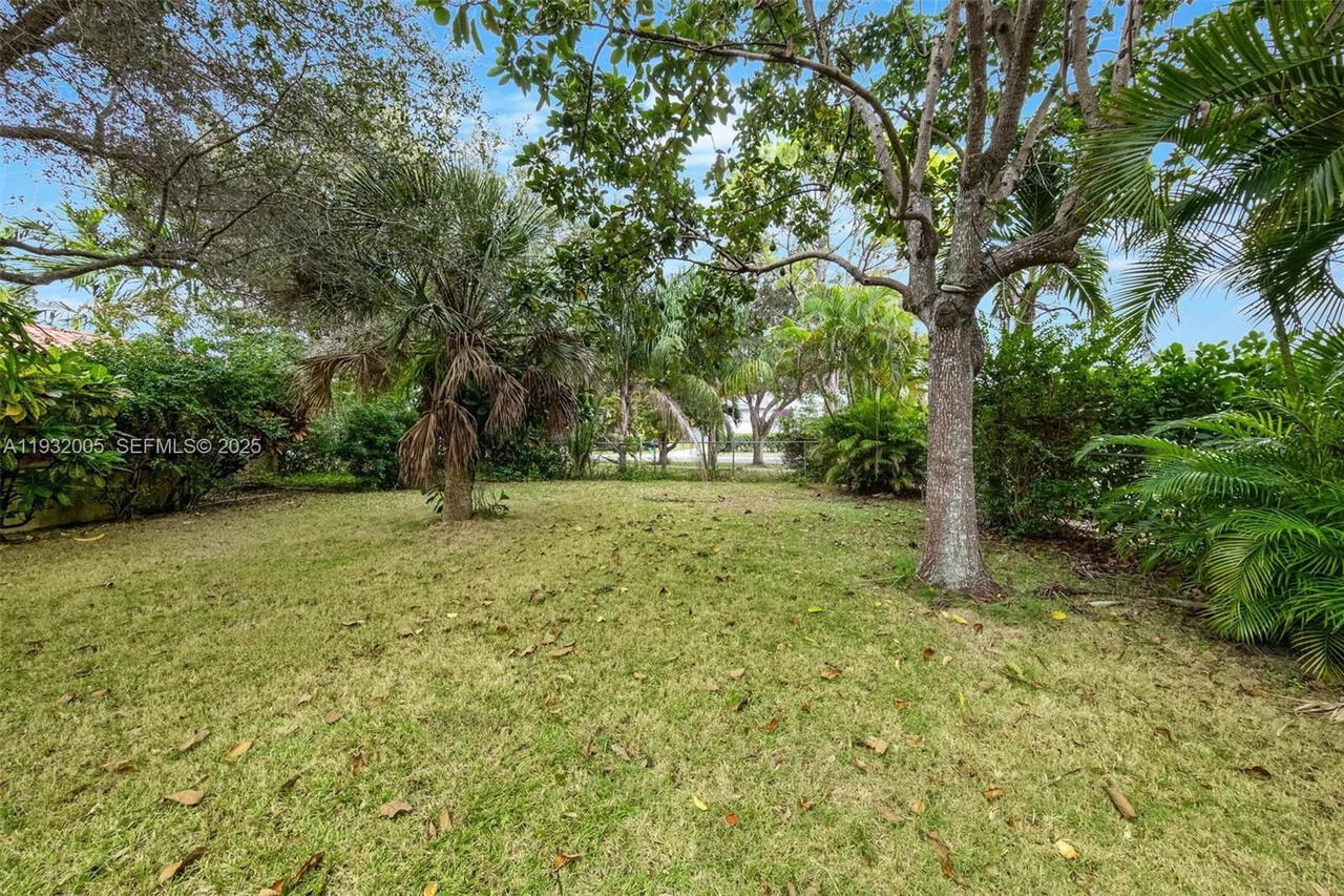 Real estate property located at 8230 117th Ter, Miami-dade, Kendalwood Estates, Miami, FL