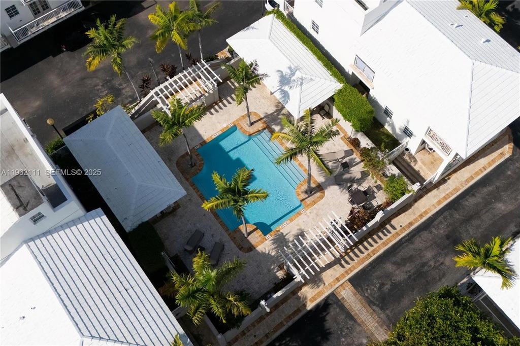 Real estate property located at 929 11th St H-2, Miami-dade, Roads End Village Condo, Miami, FL