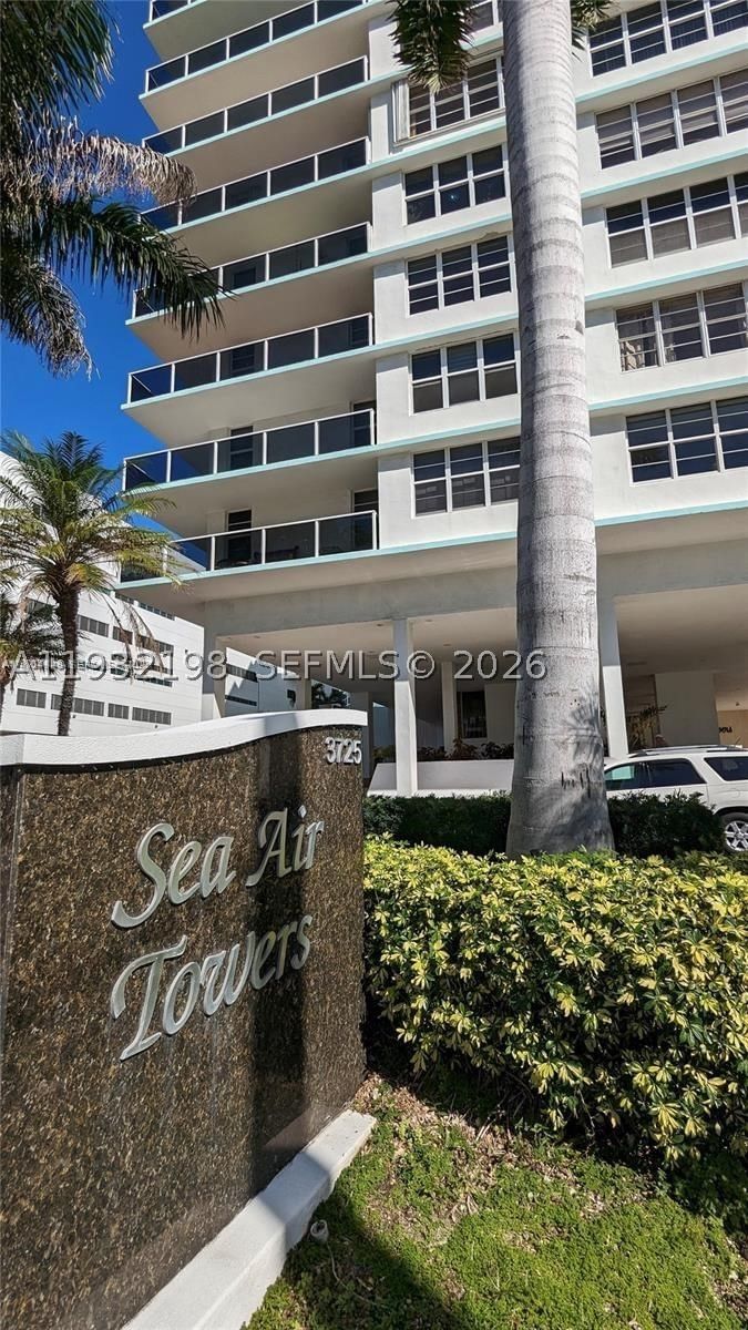 Real estate property located at 3725 Ocean Dr #508 (AVAILABLE), Broward, Sea Air Towers Condo, Hollywood, FL