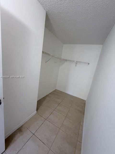 Real estate property located at 3650 56th Ave #516, Broward, Lakewood At Emerald Hills, Hollywood, FL