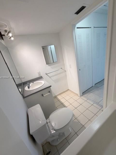 Real estate property located at 3650 56th Ave #516, Broward, Lakewood At Emerald Hills, Hollywood, FL