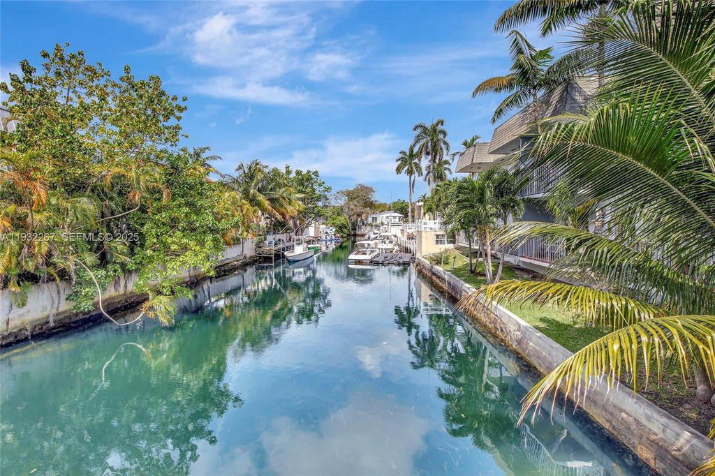 Real estate property located at 1860 Venice Park Dr #204, Miami-dade, Hidden Waters Condo, North Miami, FL
