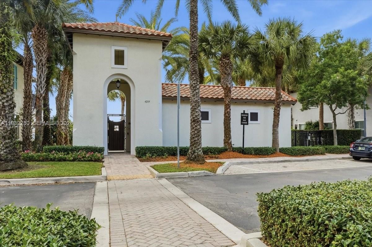 Real estate property located at 4126 Cascada Cir, Broward, Monterra Plat, Cooper City, FL