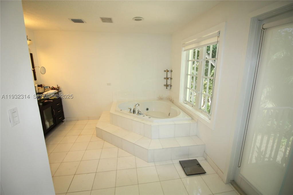 Real estate property located at 6750 Granada Blvd, Miami-dade, C Gables Riviera Sec 12, Coral Gables, FL