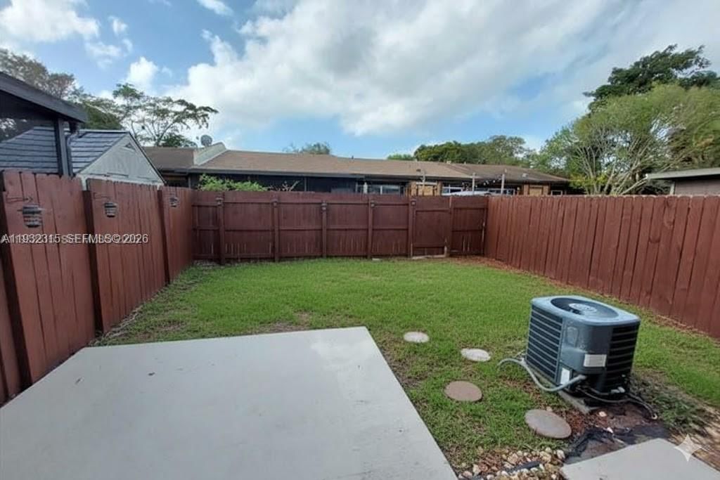 Real estate property located at 2320 Elm Ct, Broward, Everglades Sugar & Land C, Pembroke Pines, FL