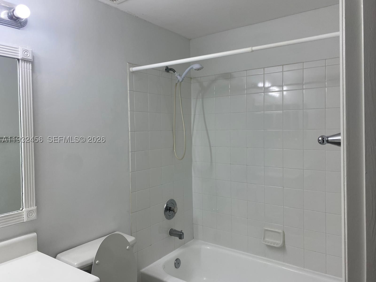 Real estate property located at 1384 Veracruz Ln #4-7, Broward, Sectors 3 & 4 Boundary Pl, Weston, FL