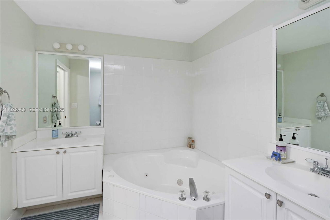 Real estate property located at 9805 52nd St #102, Miami-dade, Doral House Condo No 2, Doral, FL