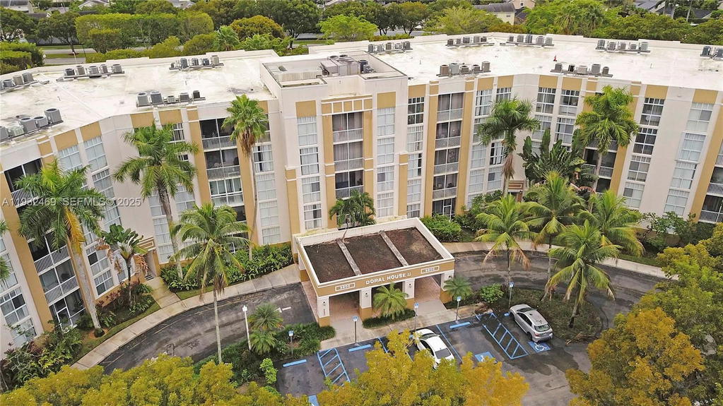Real estate property located at 9805 52nd St #102, Miami-dade, Doral House Condo No 2, Doral, FL