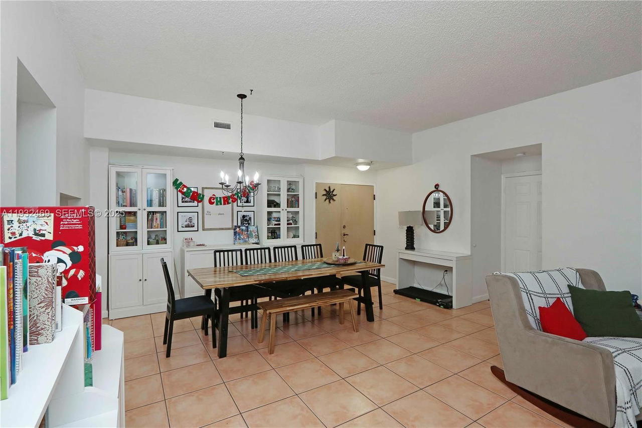 Real estate property located at 9805 52nd St #102, Miami-dade, Doral House Condo No 2, Doral, FL