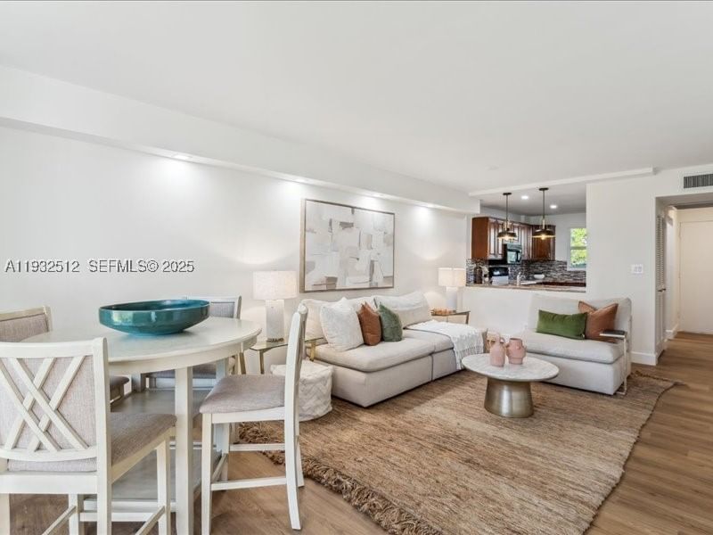 Real estate property located at 103 Royal Park Dr #1G, Broward, Royal Park Condo, Oakland Park, FL