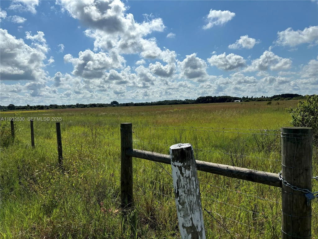Real estate property located at 2516 Christopher Lane, Hendry, Other Geographic Area (out Of Area Only), Clewiston, FL