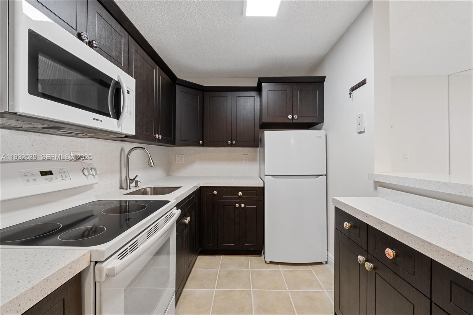 Real estate property located at 7200 179th St #105, Miami-dade, Villa Bellini Condo, Hialeah, FL