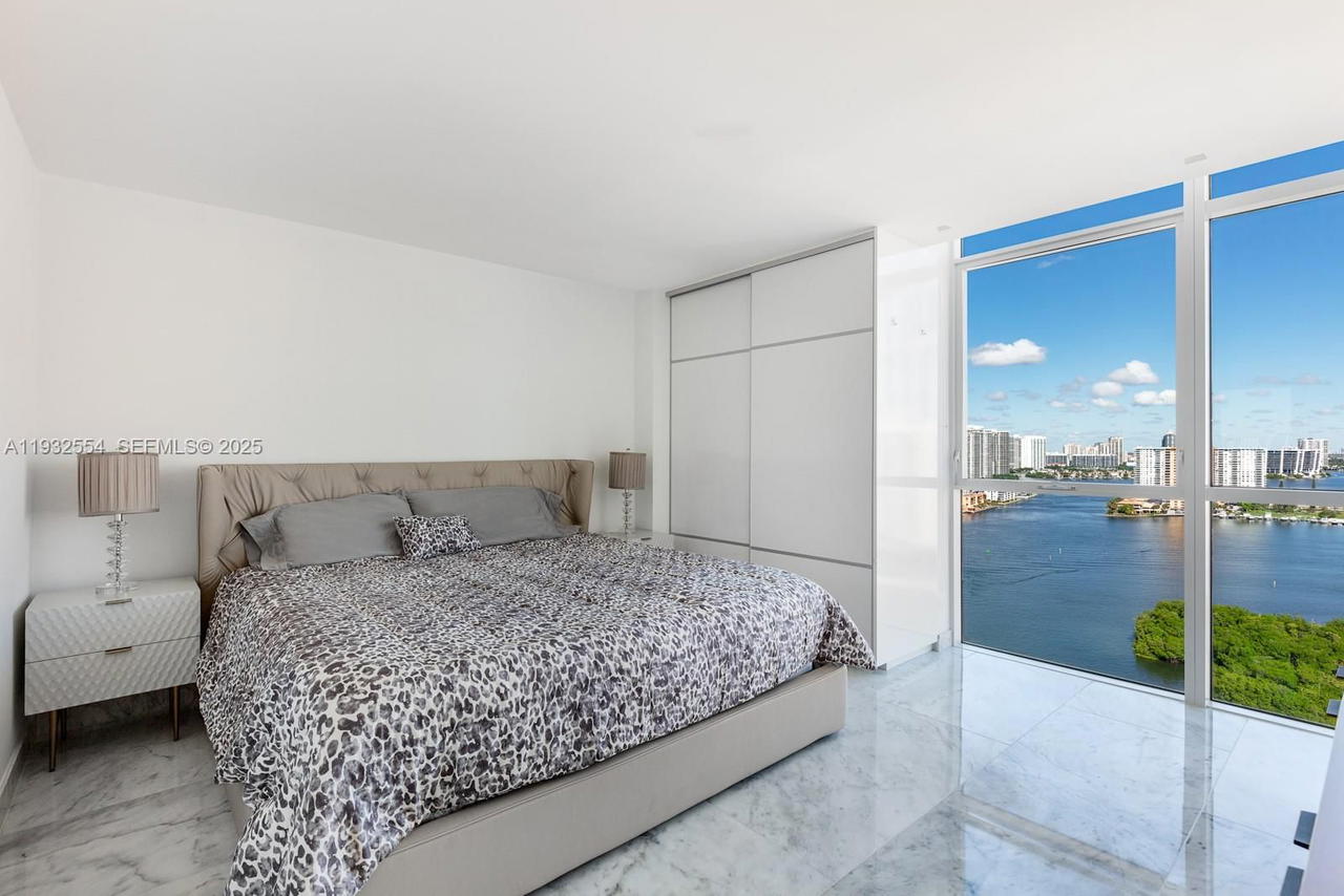 Real estate property located at 400 Sunny Isles Blvd #2008, Miami-dade, 400 Sunny Isles Condo Wes, Sunny Isles Beach, FL