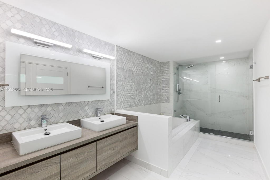 Real estate property located at 400 Sunny Isles Blvd #2008, Miami-dade, 400 Sunny Isles Condo Wes, Sunny Isles Beach, FL