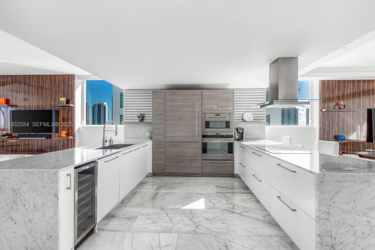 Real estate property located at 400 Sunny Isles Blvd #2008, Miami-dade, 400 Sunny Isles Condo Wes, Sunny Isles Beach, FL