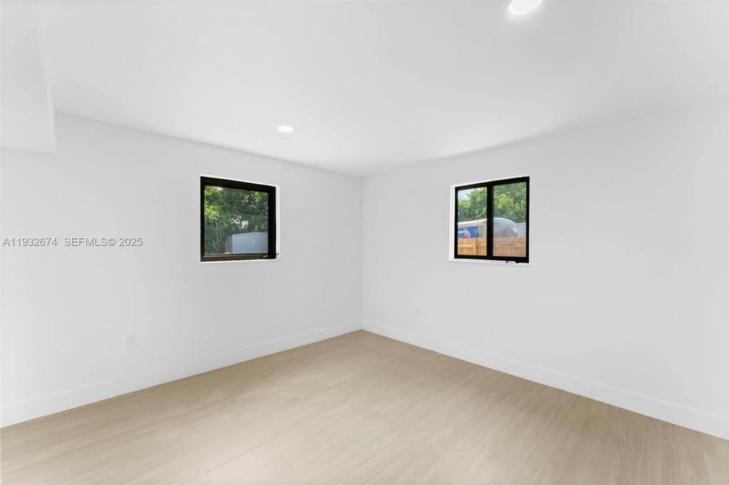 Real estate property located at 17211 43rd Ave, Miami-dade, Carol City 1 St Addn, Miami Gardens, FL