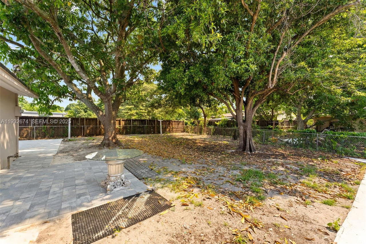 Real estate property located at 17211 43rd Ave, Miami-dade, Carol City 1 St Addn, Miami Gardens, FL