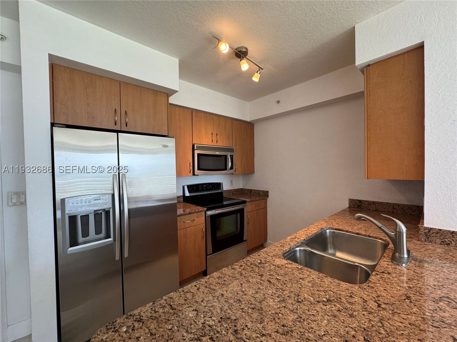 Real estate property located at 1830 Radius Dr #915, Broward, Radius Condo, Hollywood, FL