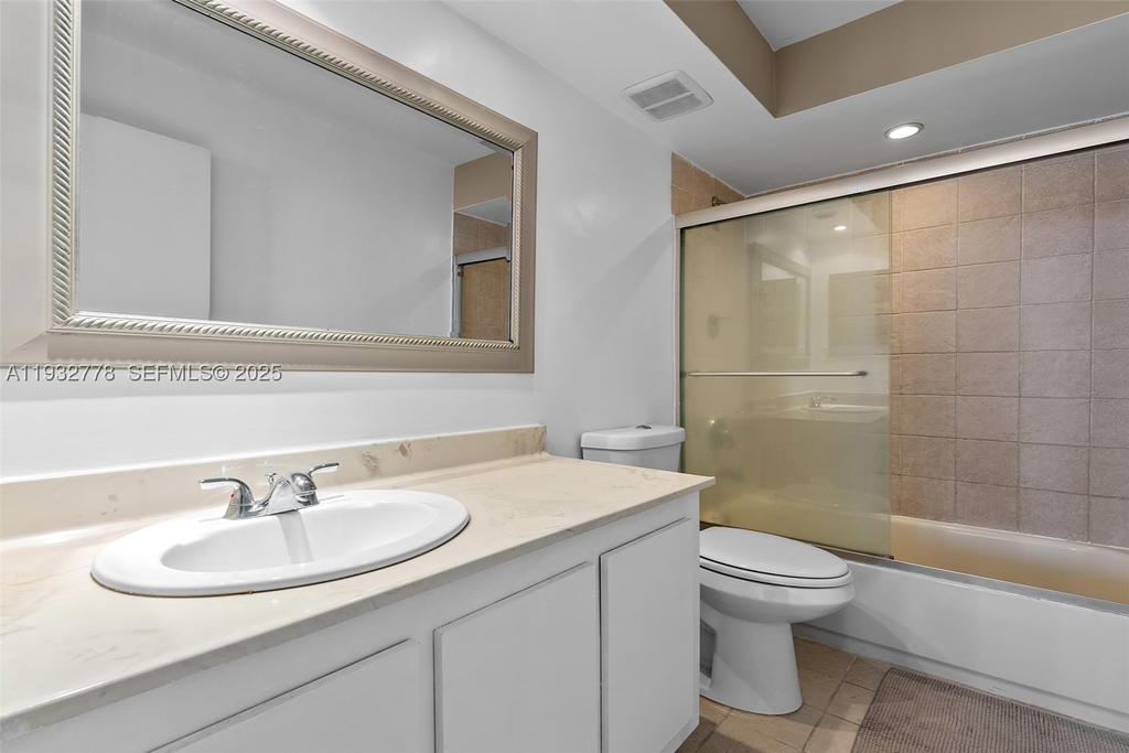 Real estate property located at 555 15th St #14G, Miami-dade, Venetia Condo, Miami, FL