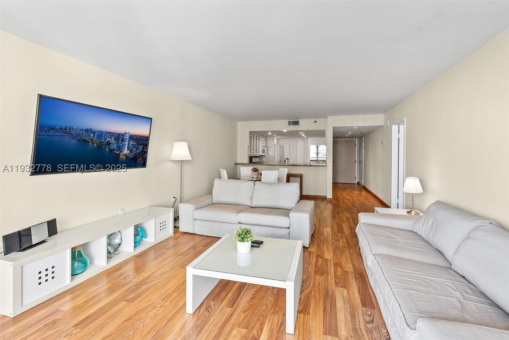 Real estate property located at 555 15th St #14G, Miami-dade, Venetia Condo, Miami, FL