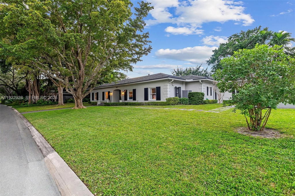 Real estate property located at 680 Buttonwood Ln, Miami-dade, Bay Point, Miami, FL