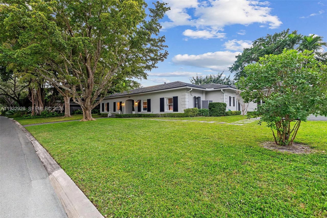 Real estate property located at 680 Buttonwood Ln, Miami-dade, Bay Point, Miami, FL