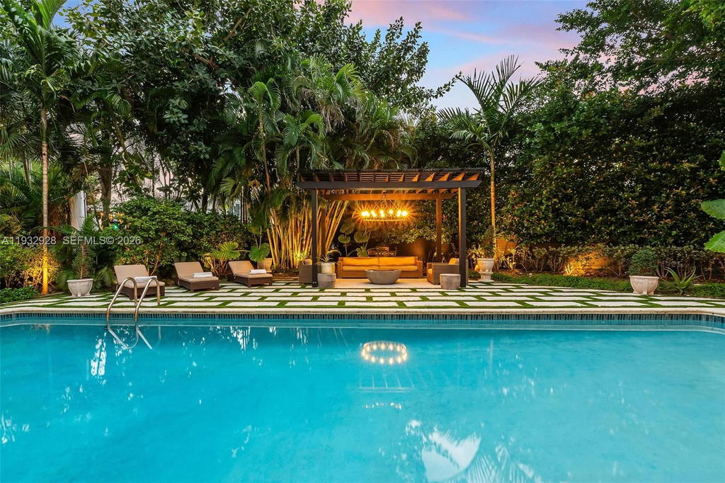 Real estate property located at 680 Buttonwood Ln, Miami-dade, Bay Point, Miami, FL