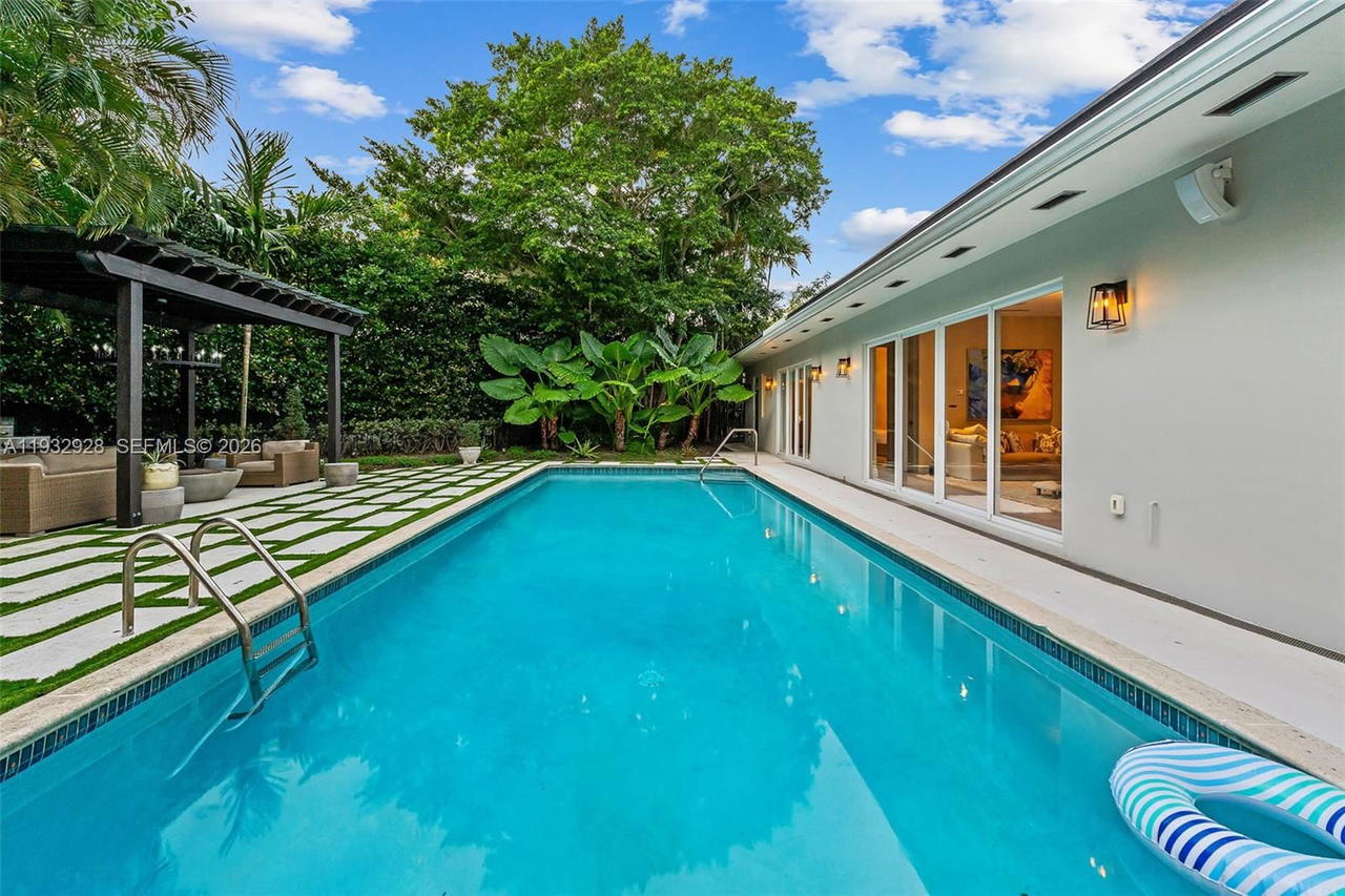 Real estate property located at 680 Buttonwood Ln, Miami-dade, Bay Point, Miami, FL