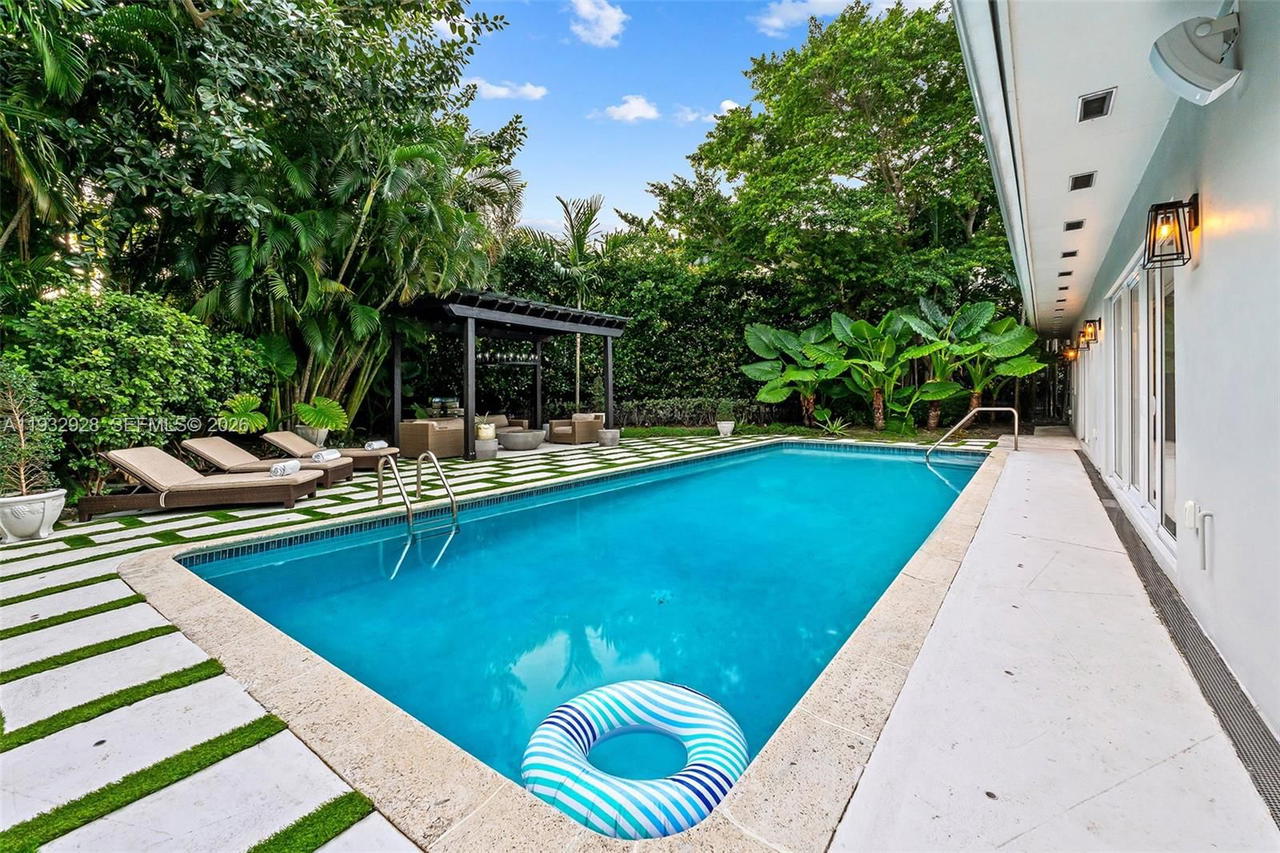 Real estate property located at 680 Buttonwood Ln, Miami-dade, Bay Point, Miami, FL