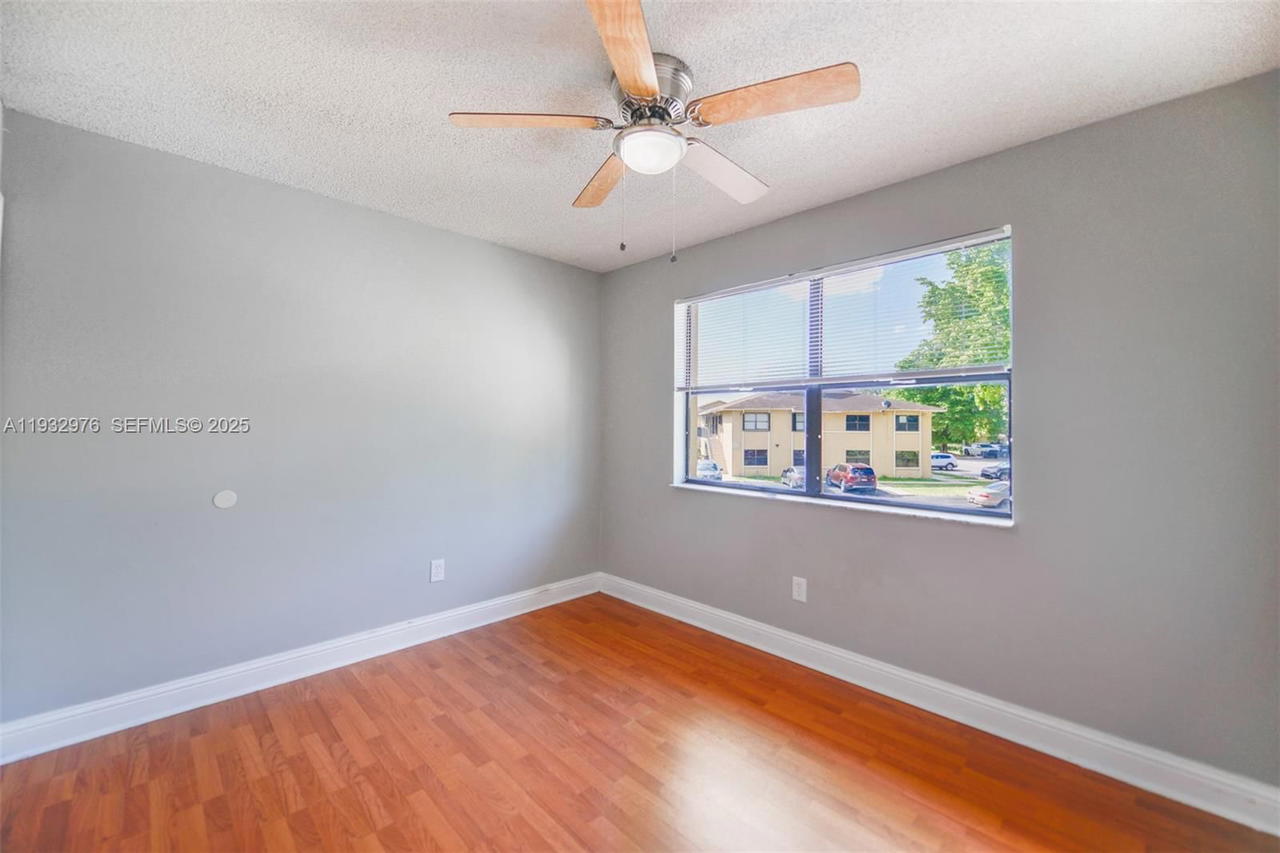 Real estate property located at 2570 67th Pl #21-2, Miami-dade, Lago Grande One Condo, Hialeah, FL