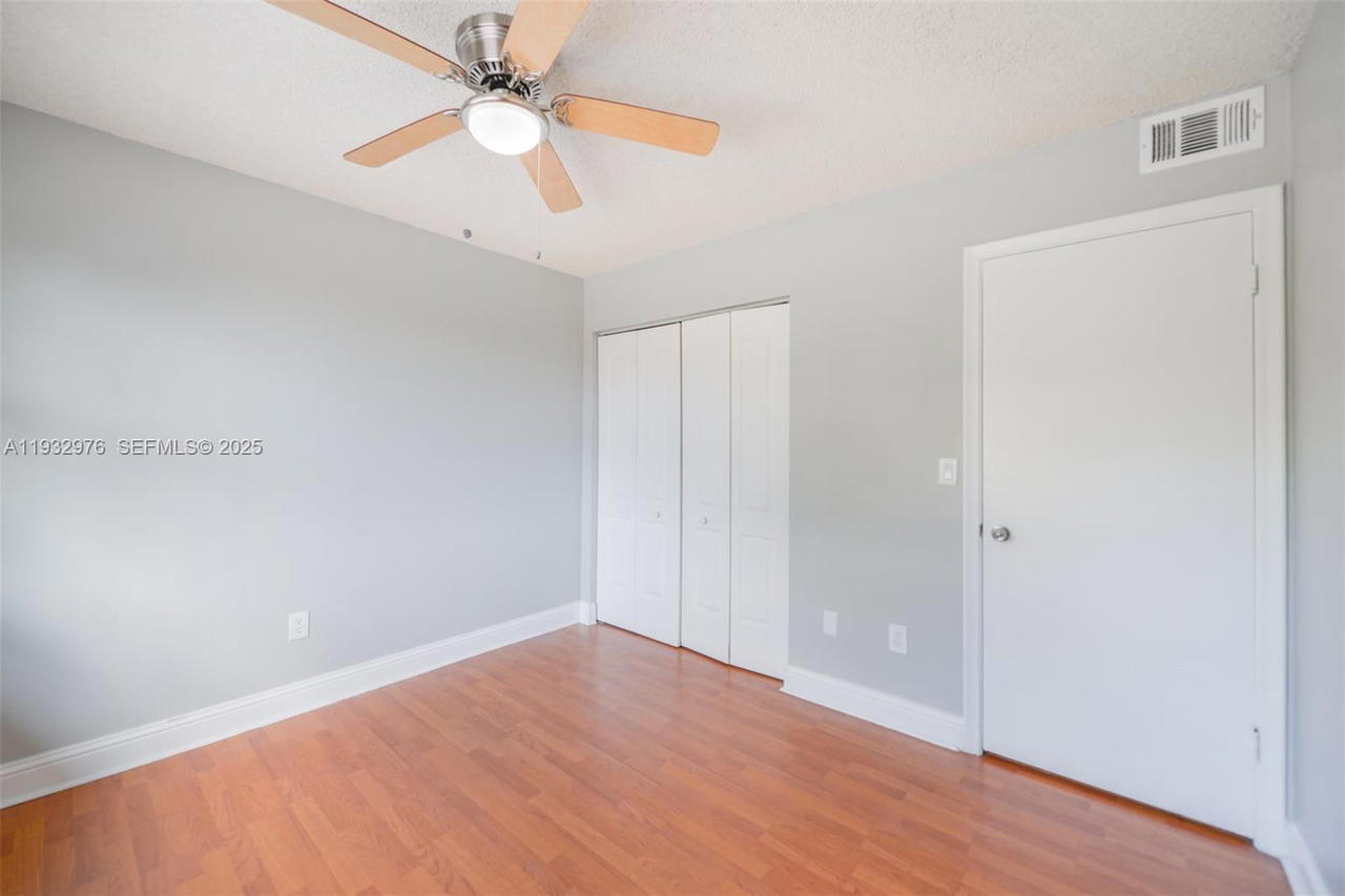 Real estate property located at 2570 67th Pl #21-2, Miami-dade, Lago Grande One Condo, Hialeah, FL