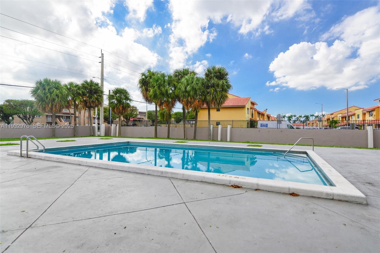 Real estate property located at 2570 67th Pl #21-2, Miami-dade, Lago Grande One Condo, Hialeah, FL