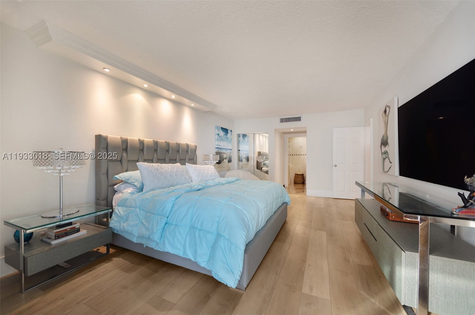 Real estate property located at 5401 Collins Ave #102, Miami-dade, The Carriage House Condo, Miami Beach, FL