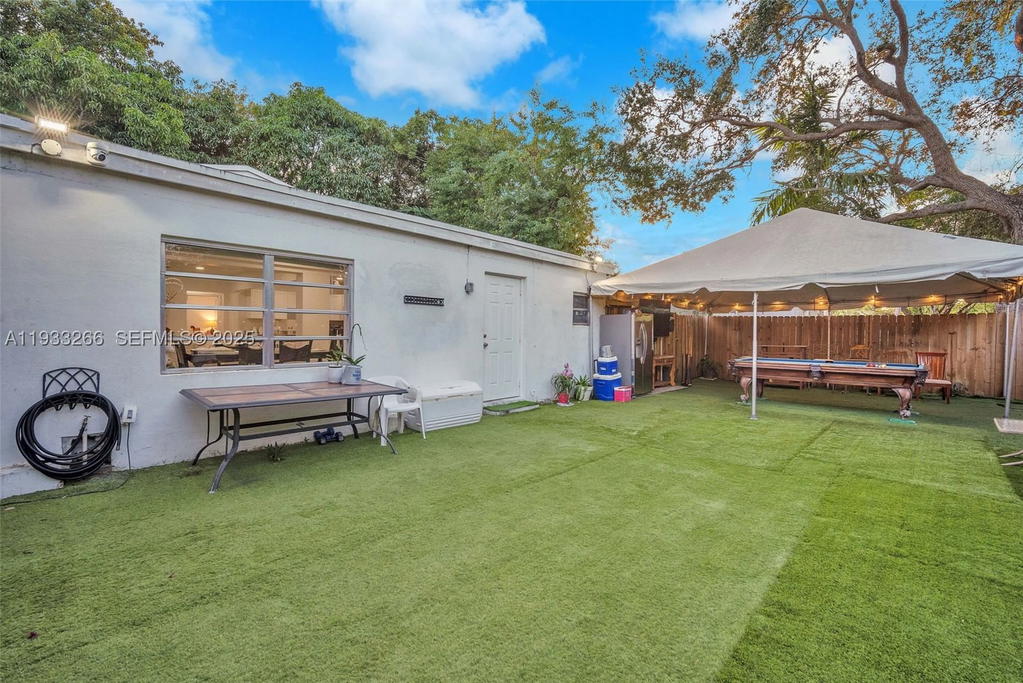 Real estate property located at 14140 10th Ave, Miami-dade, Biscayne Highlands, North Miami, FL